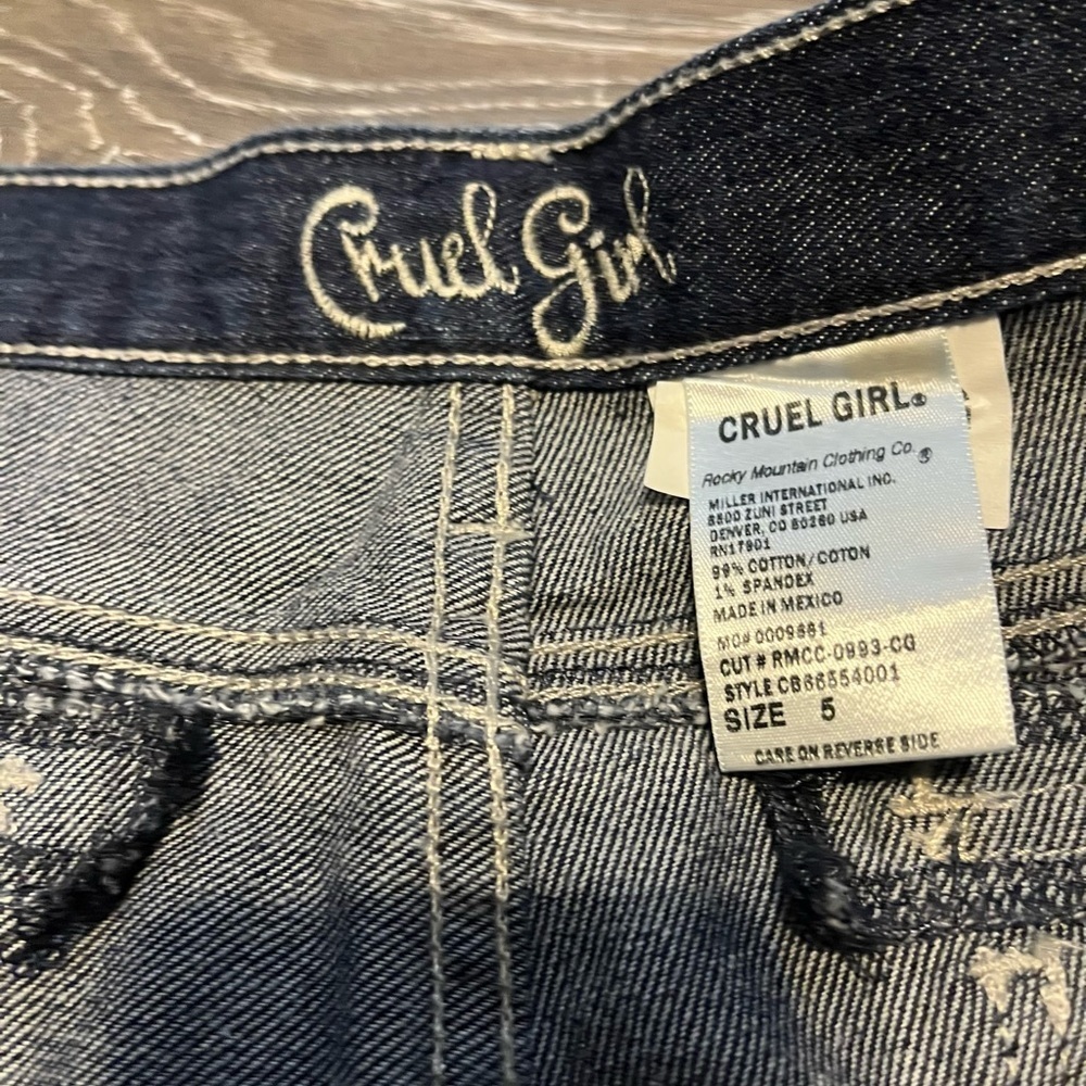 Womens Cruel Girl capris size 5. - Picture 2 of 4